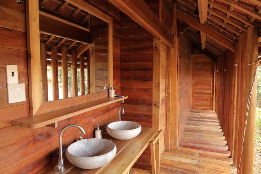 Phòng Giường Đôi Nhìn Ra Vườn