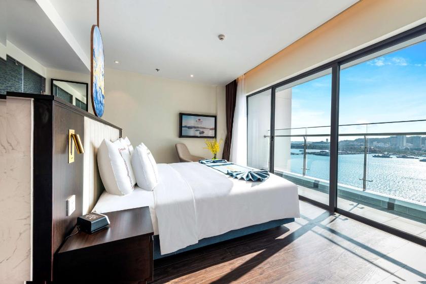 Phòng Premier Giường Cỡ King Với Tầm Nhìn Toàn Cảnh