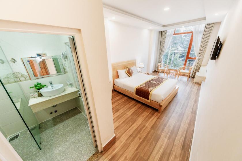 Phòng Có Giường Cỡ Queen Với Ban Công Phòng Có Giường Cỡ Queen Với Ban Công