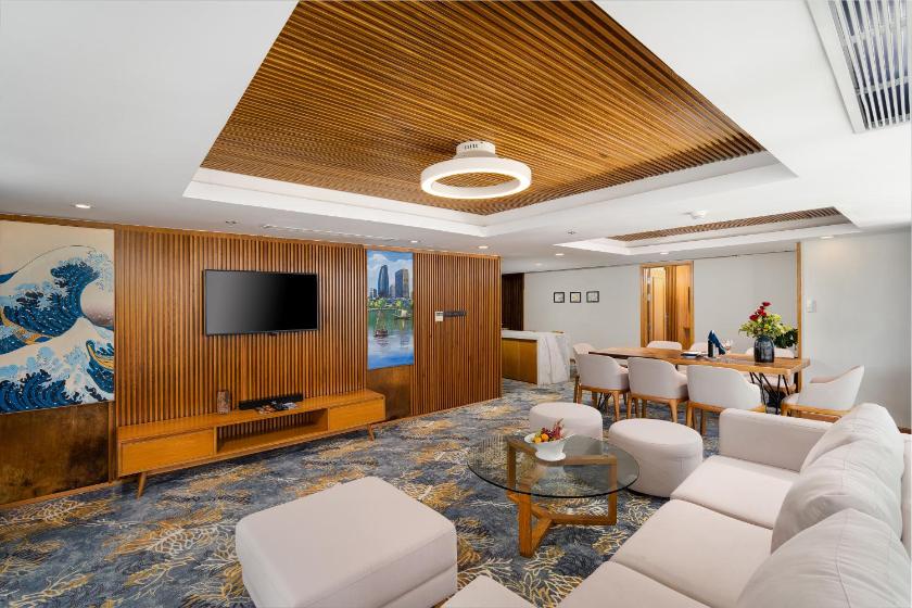 Căn Hộ 2 Phòng Ngủ Có Ban Công Nhìn Ra Biển - Bao Gồm Trà Chiều