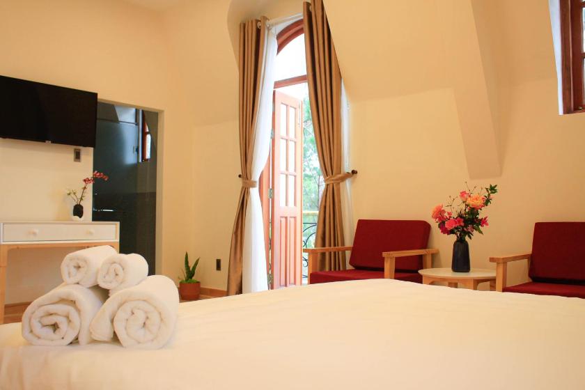 Phòng Giường Đôi Có Sân Hiên