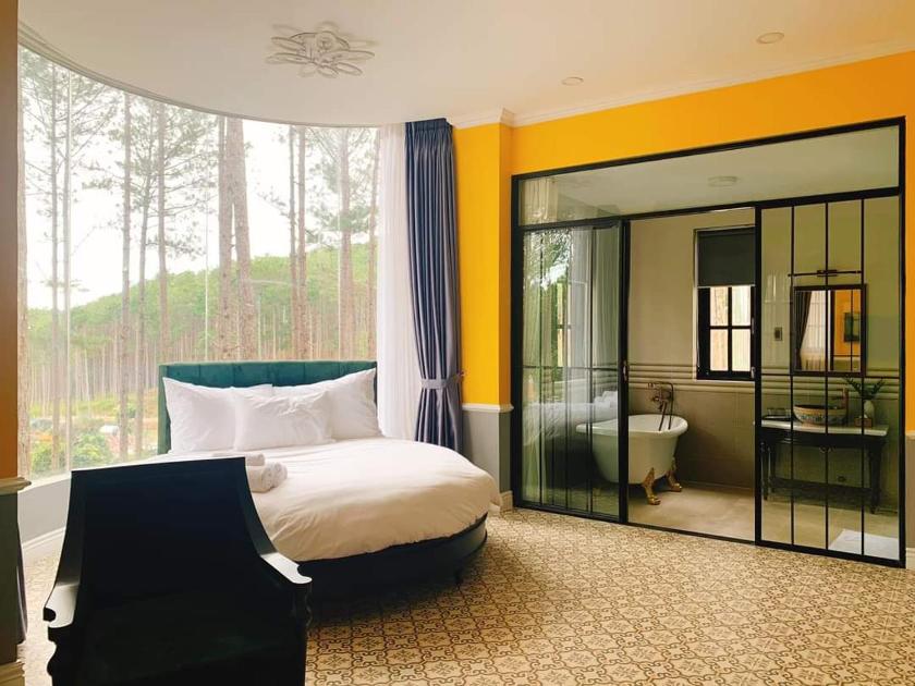 Suite nhìn ra núi