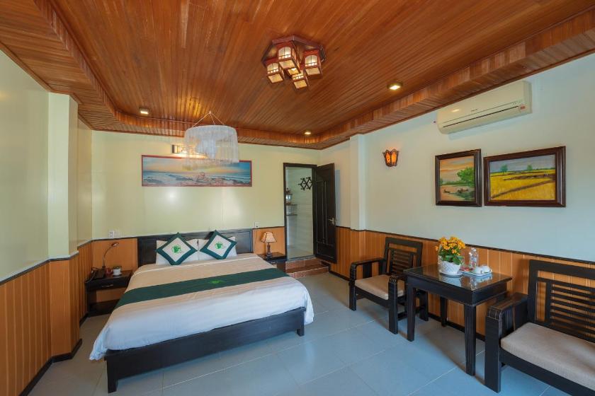 Phòng Giường Đôi Nhìn Ra Hồ Bơi