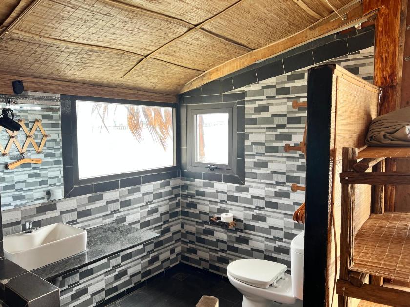 Phòng Deluxe Giường Đôi Với Ban Công và Tầm Nhìn Ra Biển