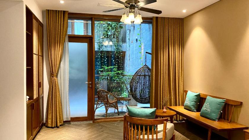 Deluxe Studio with Koi and Pool View Deluxe Studio with Koi and Pool View