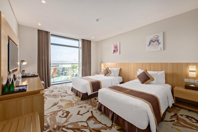 Phòng Premium 2 Giường Đơn có Ban công 