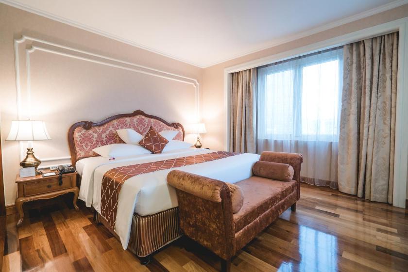 Suite Luxury Có Giường Cỡ King Nhìn Ra Thành Phố Hoặc Sông Suite Luxury Có Giường Cỡ King Nhìn Ra Thành Phố Hoặc Sông
