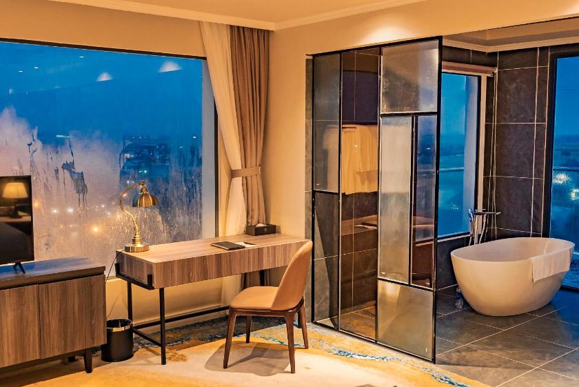 Suite Có Ban Công + Xe Đưa Đón Miễn Phí Đến Trung Tâm Thành Phố