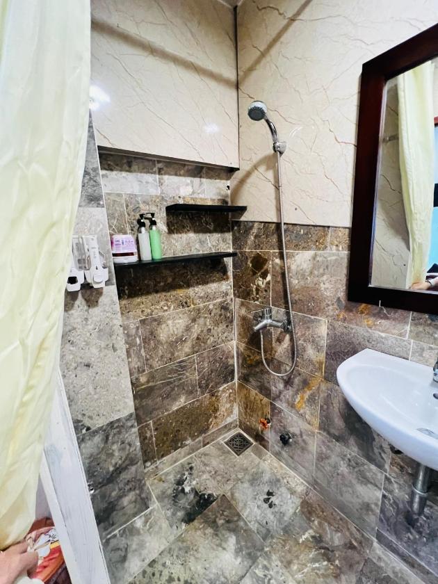 Phòng Đơn Có Vòi Sen Phòng Đơn Có Vòi Sen