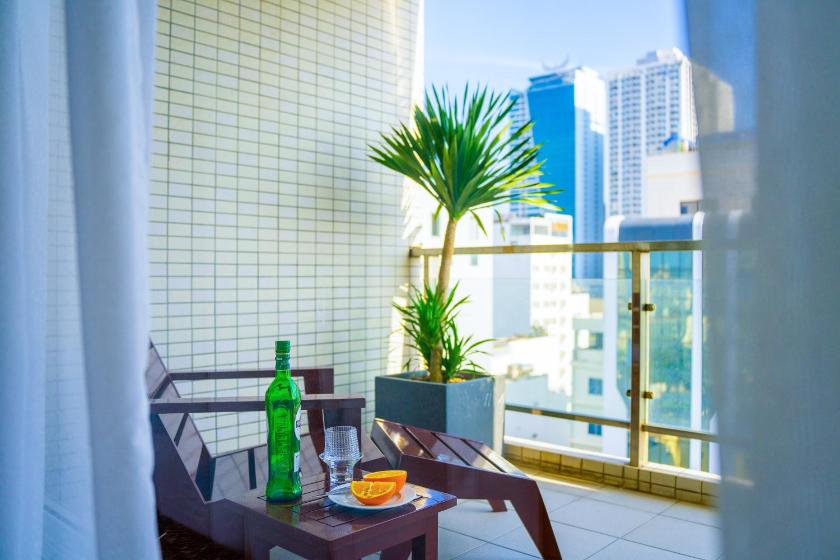 Suite Có Giường Cỡ King, Ban Công Và Tầm Nhìn Suite Có Giường Cỡ King, Ban Công Và Tầm Nhìn