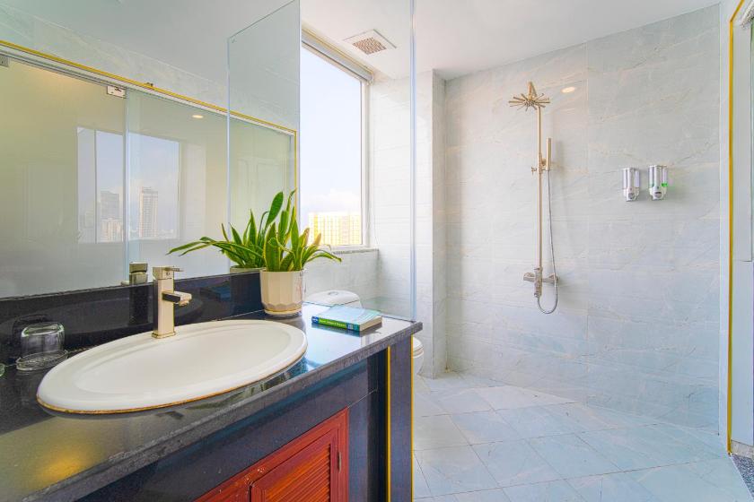 Phòng Deluxe Giường Đôi Nhìn Ra Biển Từ Phía Bên Cạnh Phòng Deluxe Giường Đôi Nhìn Ra Biển Từ Phía Bên Cạnh