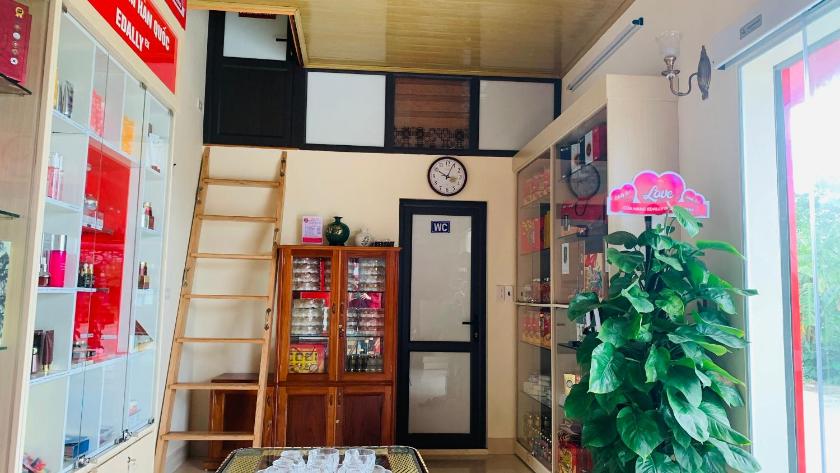 Giường Đơn Trong Phòng Nghỉ Tập Thể Cho Cả Nam Và Nữ Giường Đơn Trong Phòng Nghỉ Tập Thể Cho Cả Nam Và Nữ