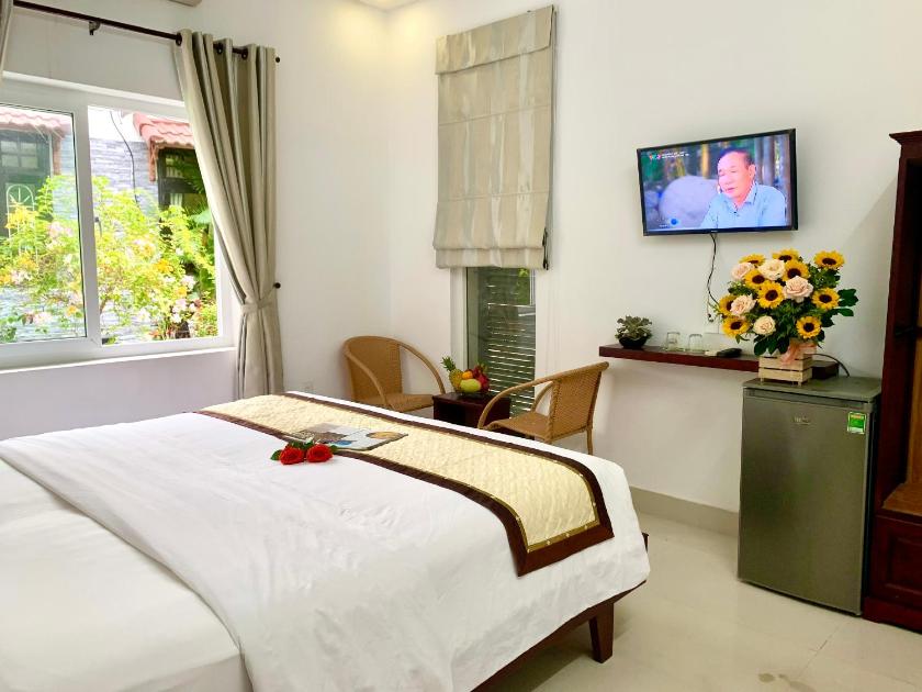 Phòng Có Giường Cỡ Queen Nhìn Ra Hồ Bơi Phòng Có Giường Cỡ Queen Nhìn Ra Hồ Bơi