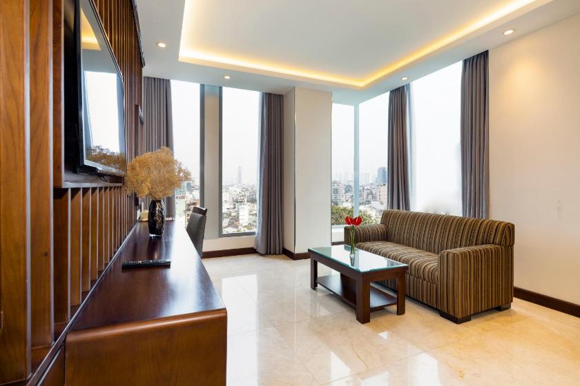 Suite Panorama Luxury với tầm nhìn ra thành phố và trà chiều hàng ngày
