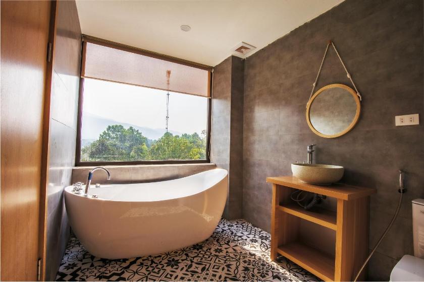Suite Deluxe Có Giường Cỡ King