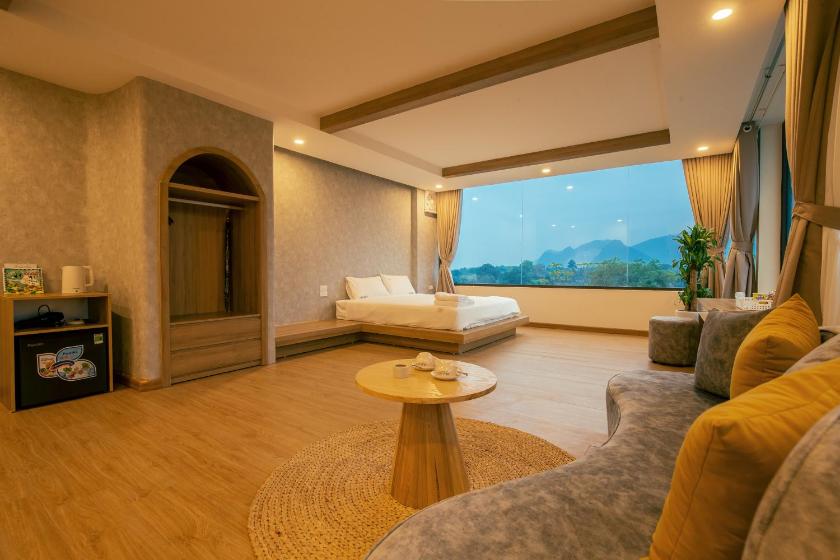 Suite Deluxe Có Giường Cỡ King