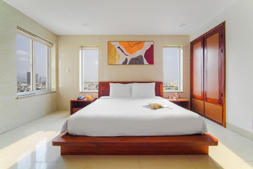 Suite Có Giường Cỡ King, Ban Công Và Tầm Nhìn Suite Có Giường Cỡ King, Ban Công Và Tầm Nhìn