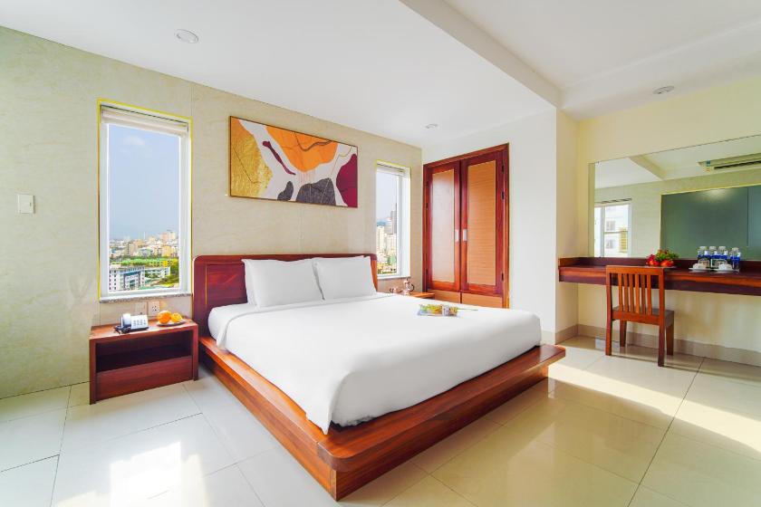 Suite Có Giường Cỡ King, Ban Công Và Tầm Nhìn Suite Có Giường Cỡ King, Ban Công Và Tầm Nhìn