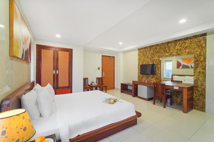 Phòng Deluxe Có Giường Cỡ King Nhìn Ra Đường Phố Phòng Deluxe Có Giường Cỡ King Nhìn Ra Đường Phố