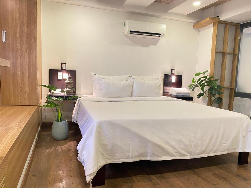 Suite có giường cỡ King với ban công