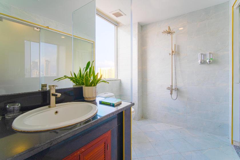 Phòng Deluxe Có Giường Cỡ King Nhìn Ra Đường Phố Phòng Deluxe Có Giường Cỡ King Nhìn Ra Đường Phố