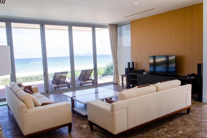 Biệt Thự - Trước Biển