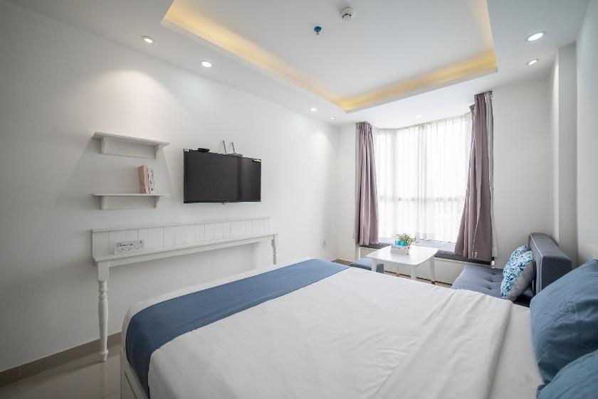 Studio Nhìn Ra Hồ Bơi