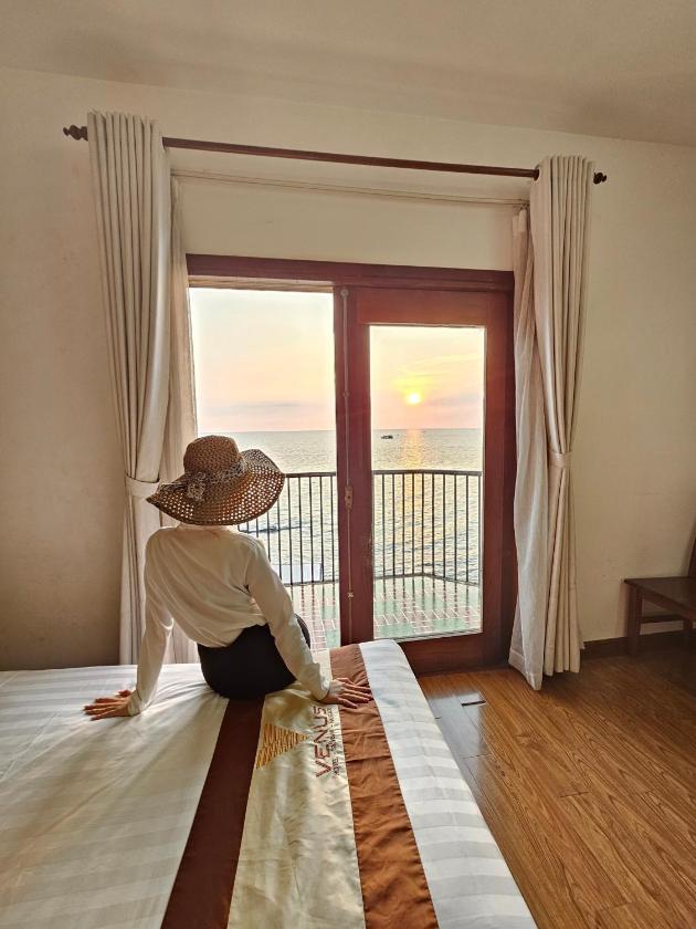 Phòng Deluxe Giường Đôi Với Ban Công và Tầm Nhìn Ra Biển