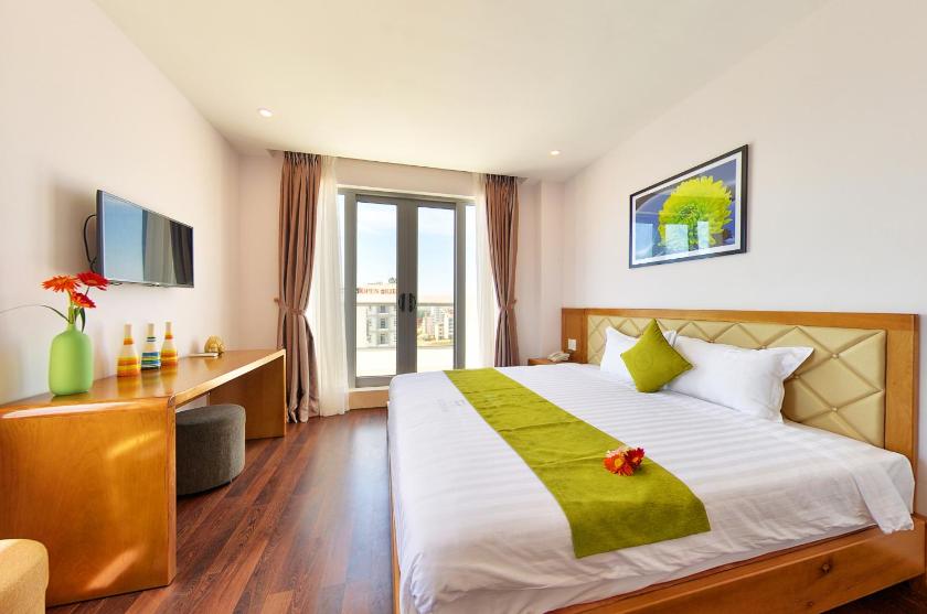 Căn Hộ Premier 3 Phòng Ngủ Có Ban Công Lớn Và Nhìn Ra Biển Căn Hộ Premier 3 Phòng Ngủ Có Ban Công Lớn Và Nhìn Ra Biển