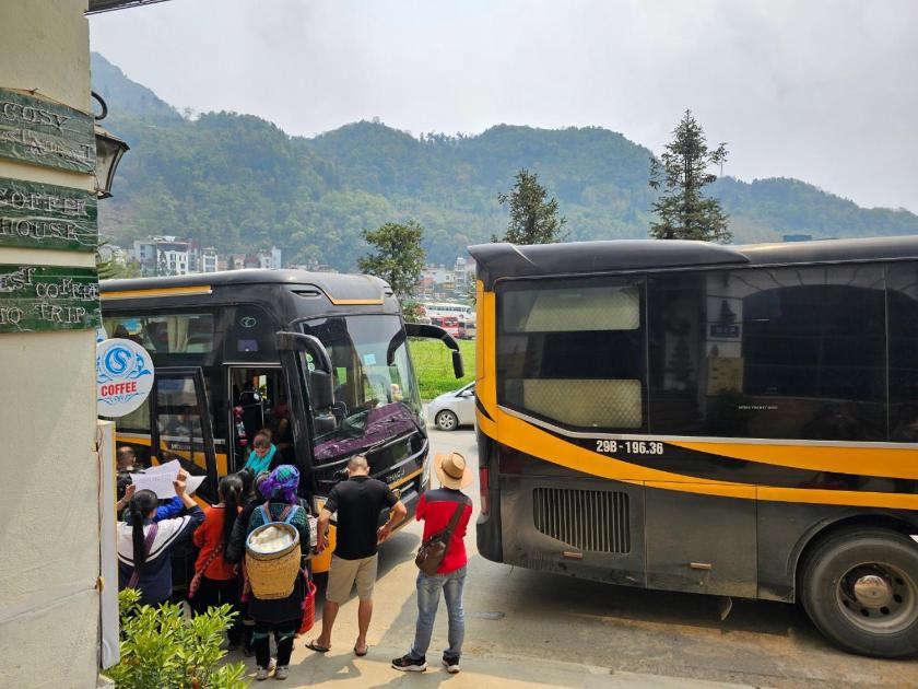 Phòng 2 Giường Đơn Nhìn Ra Núi