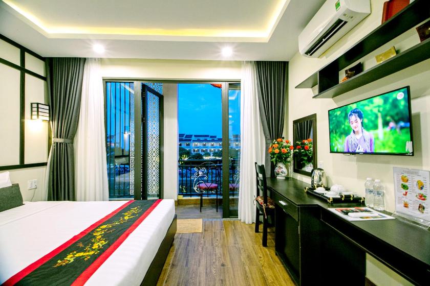 Deluxe Double Balcony with River View Deluxe Double Balcony with River View