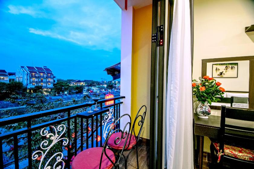 Deluxe Double Balcony with River View