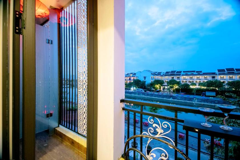 Connecting Door Balcony with River View