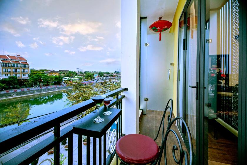 Connecting Door Balcony with River View