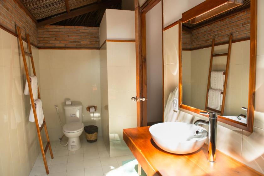 Bungalow Deluxe Nhìn Ra Khu Vườn