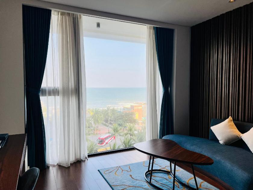 Suite Grand Nhìn Ra Bãi Biển