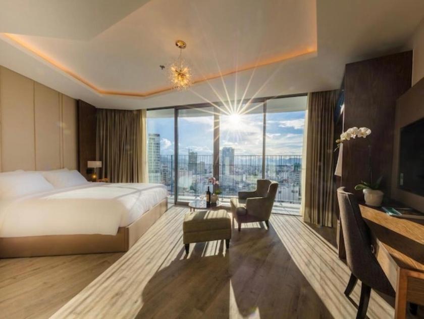 Suite Deluxe Có Giường Cỡ King