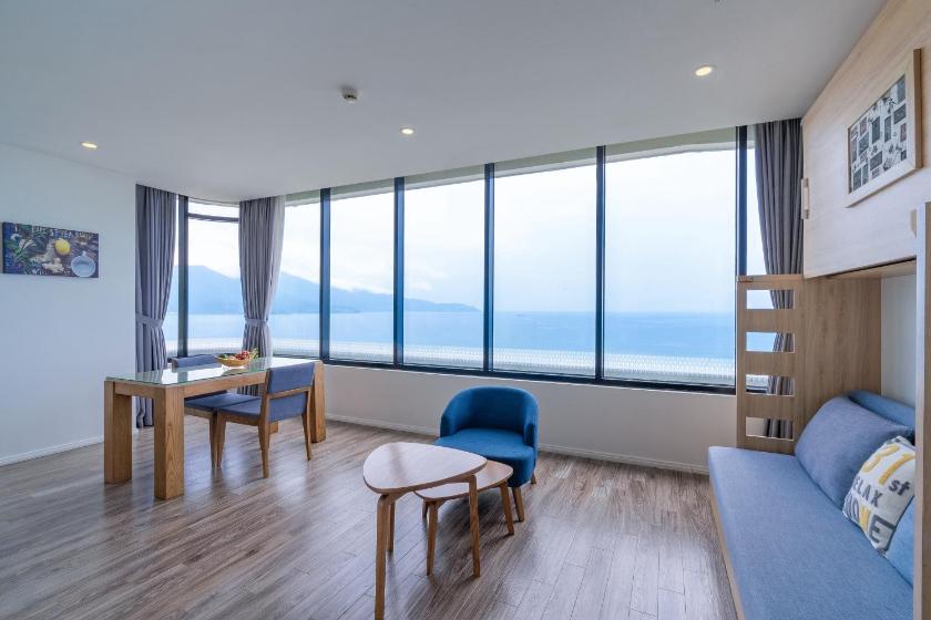 Dinh Thự Nhìn Ra Biển