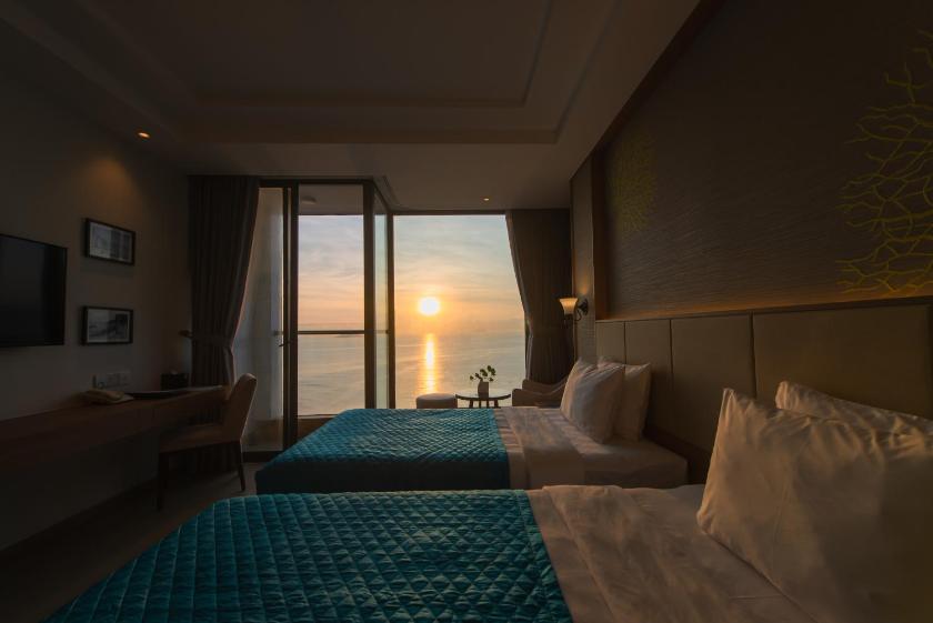 Phòng Deluxe 2 Giường Đơn Có Ban Công Và Tầm Nhìn Ra Biển Phòng Deluxe 2 Giường Đơn Có Ban Công Và Tầm Nhìn Ra Biển