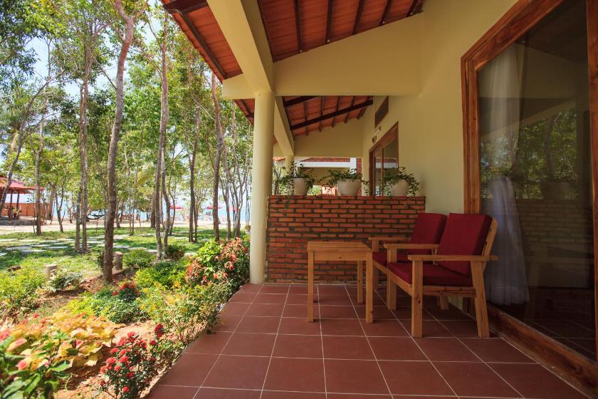 Bungalow Nhìn Ra 1 Phần Cạnh Biển