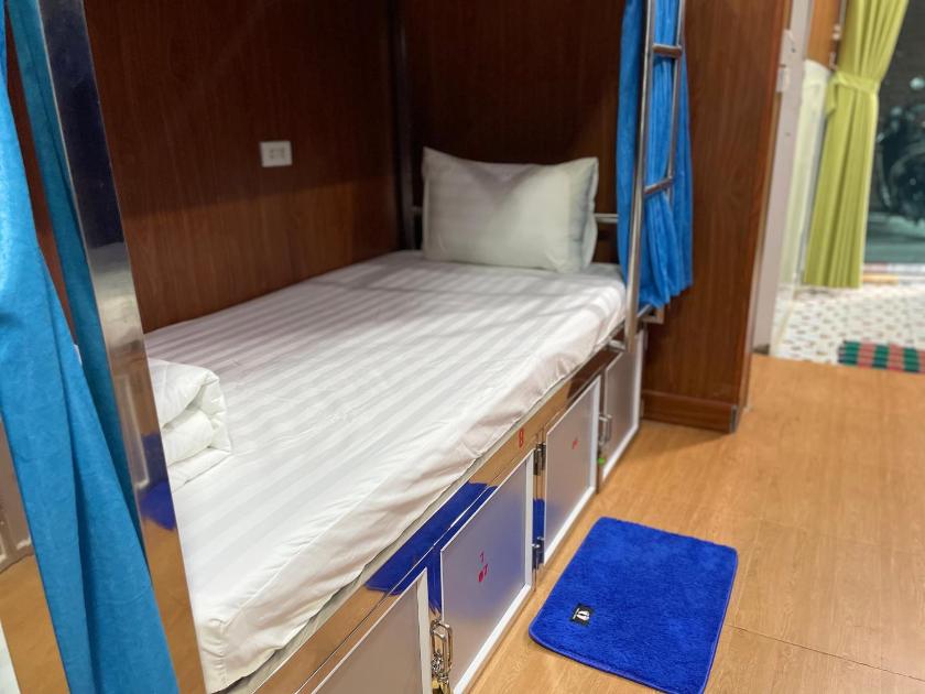 Giường Trong Phòng Nghỉ Tập Thể 8 Giường Cho Cả Nam Và Nữ