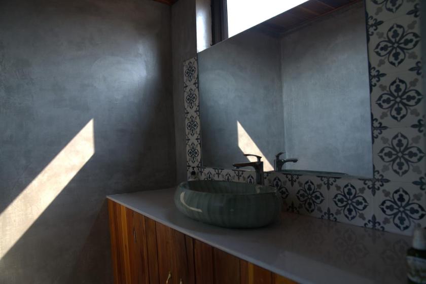 Phòng Deluxe Giường Đôi Có Vòi Sen