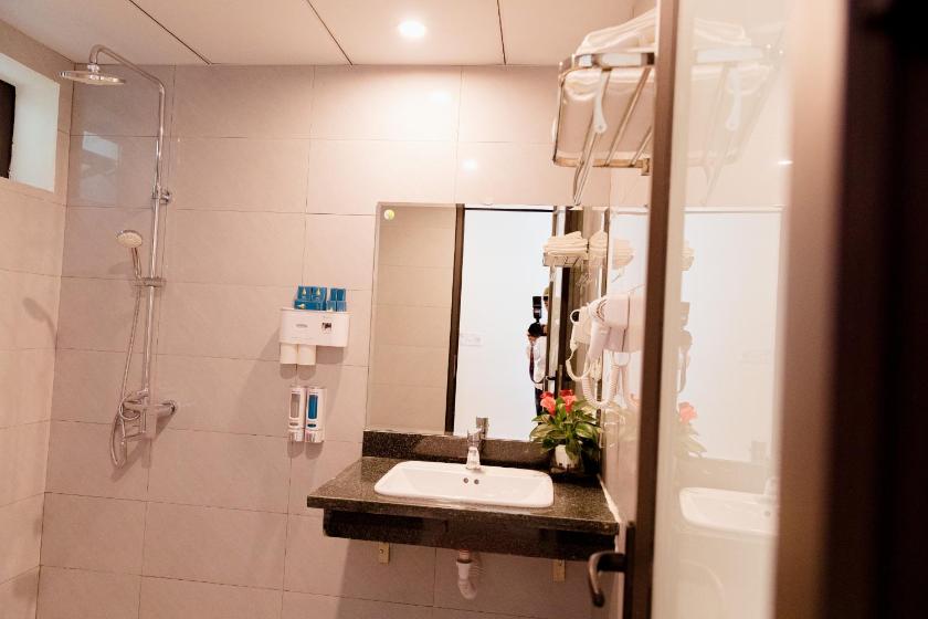 Phòng 4 Người Có Ban Công