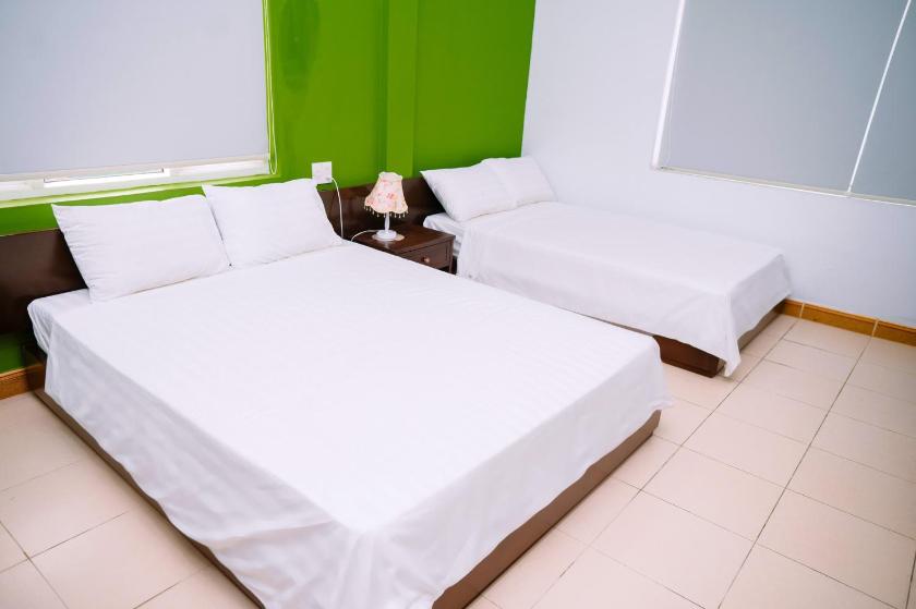 Phòng 3 Người Nhìn Ra Hồ Bơi