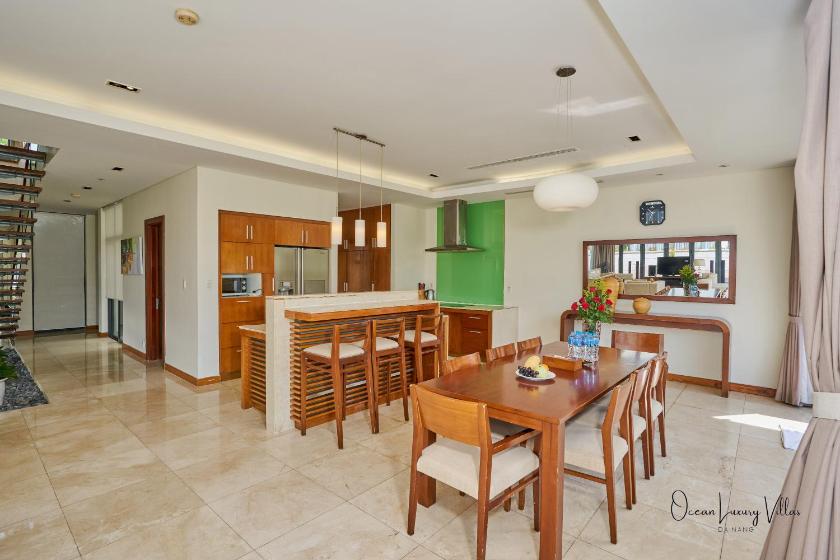 Biệt Thự Nhìn Ra Vườn Biệt Thự Nhìn Ra Vườn