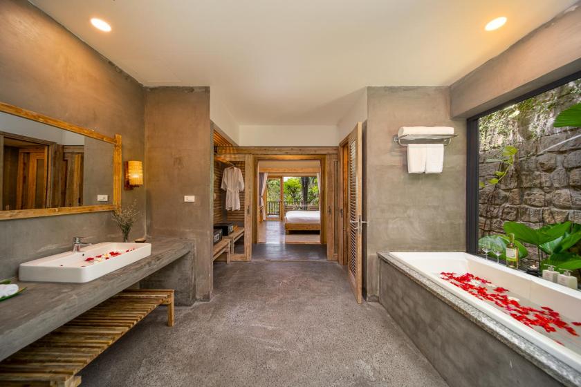 Bungalow Deluxe Nhìn Ra Khu Vườn