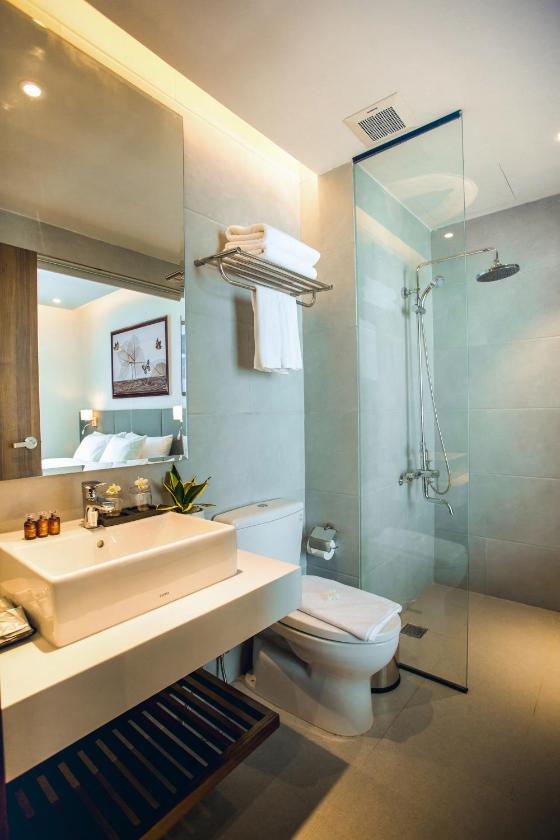 Phòng Superior 2 Giường Đơn Nhìn Ra Một Góc Sông