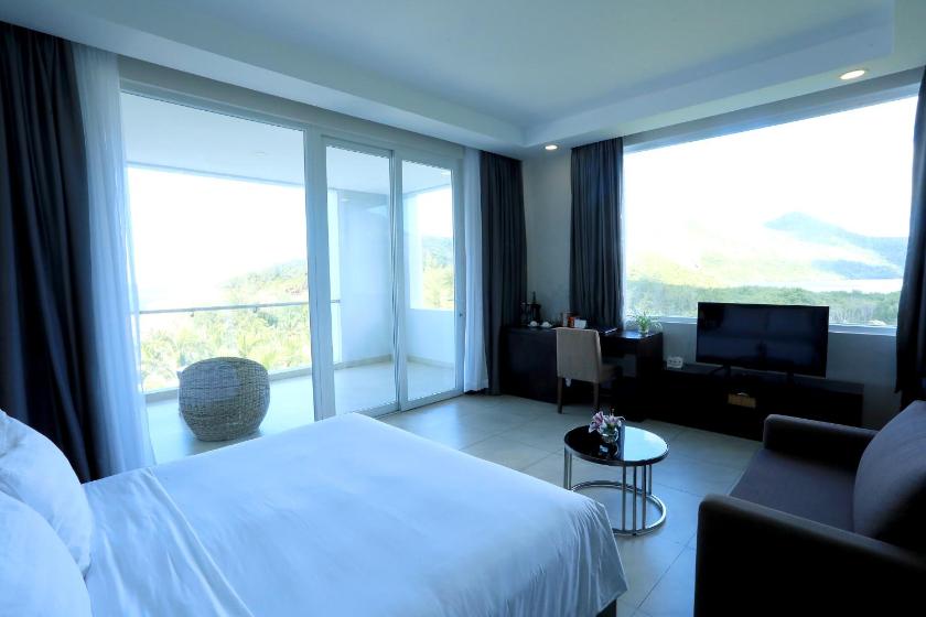 Suite Deluxe Suite Deluxe