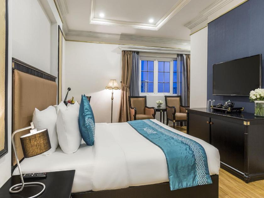 Suite with Double Bed and River View