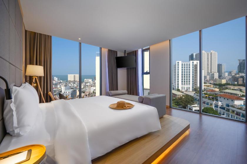 Panorama View Studio with Bathtub